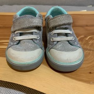 See Kai Run girls sneakers in sparkly teal size T6